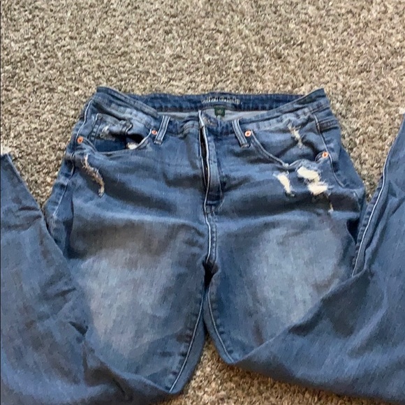 Distressed straight leg jeans - Picture 3 of 3